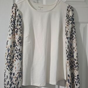 Nine West balloon sleeve top